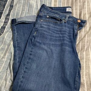 Signature by Levi Strauss mid rise Capri